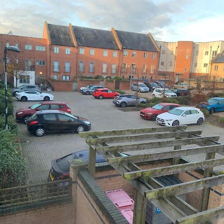 Luxury 2 Bedroom Northampton Townhouse With Balcony ภายนอก รูปภาพ